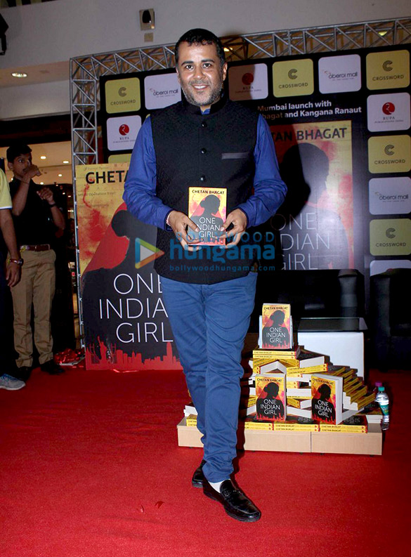 kangna unveils book one indian girl 7
