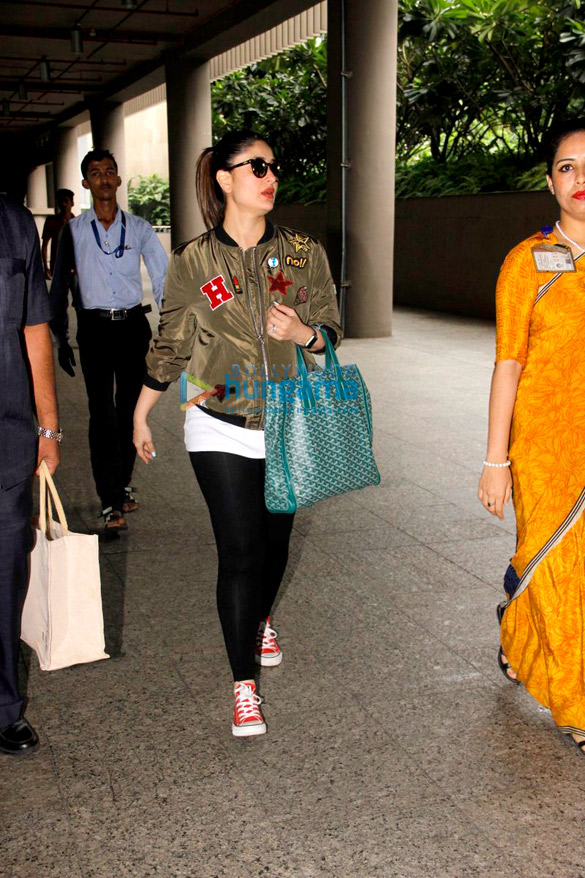 kareena abhishek others snapped at airport 7