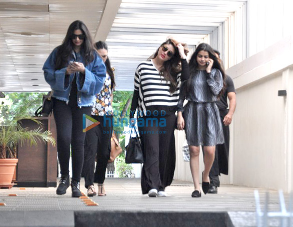 kareena karisma rhea snapped post lunch at hakkasan 1