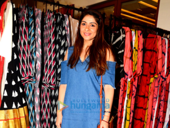 Celebs grace the 50th charity exhibition Of Mana Shetty's 'Save The Children India'