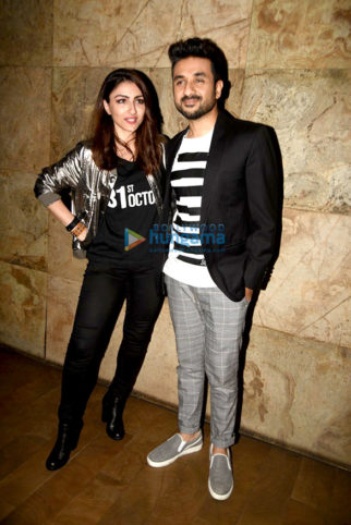 Neha Dhupia, Soha Ali Khan & Vir Das grace the screening of ’31st October’
