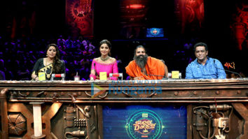 Baba Ramdev shows his dance skills on the sets of Super Dancer