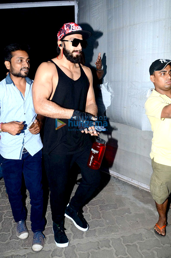 ranveer snapped post gym in bandra 2
