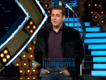 Salman Khan shoots for Bigg Boss - Weekend Ka Vaar