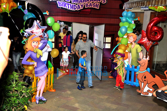 sanjay dutt celebrates his kids birthday 5