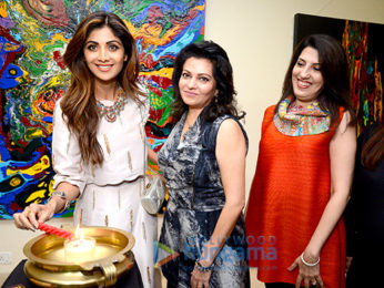 Shilpa Shetty, Kimi Katkar & Gauahar Khan at the private viewing of Anu Malhotra's art show