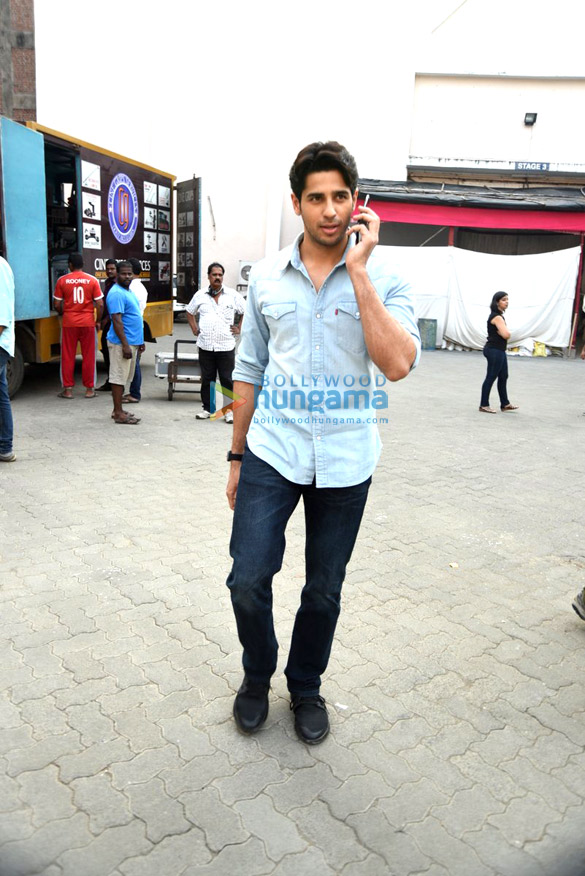 sidharth snapped at mehboob studio 1