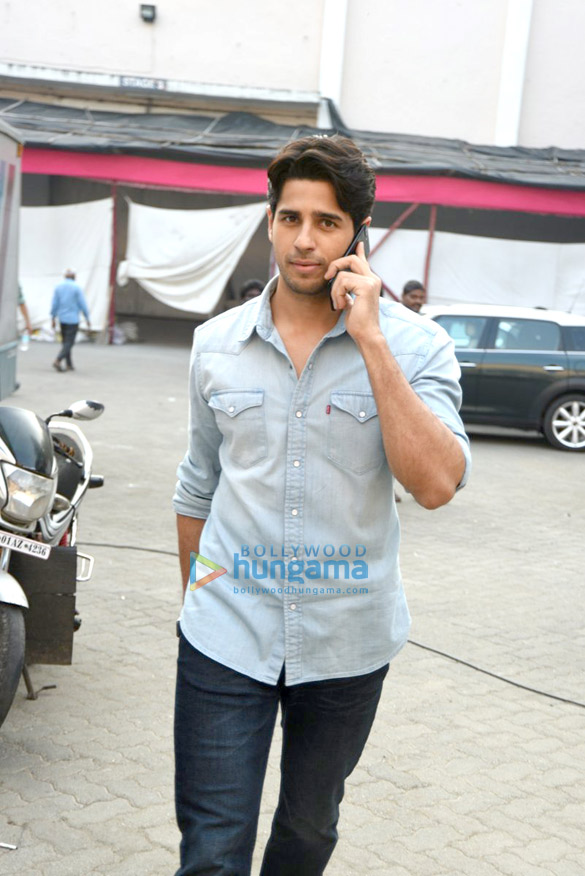 sidharth snapped at mehboob studio 2