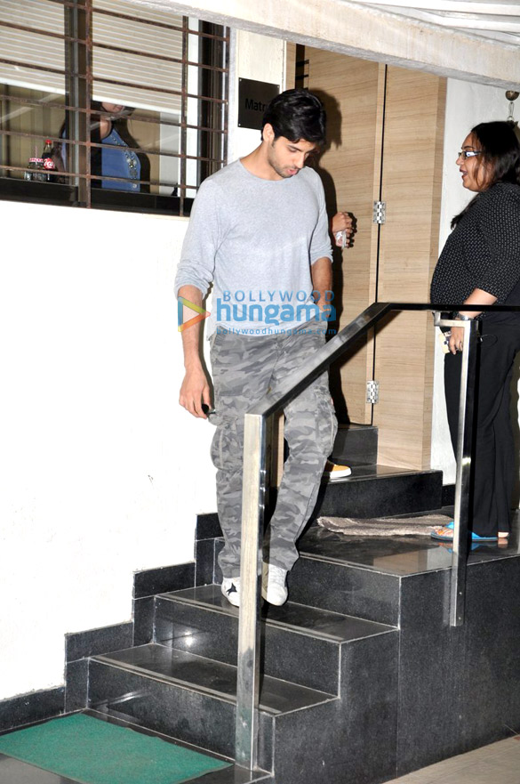 sidharth snapped post meeting in bandra 3