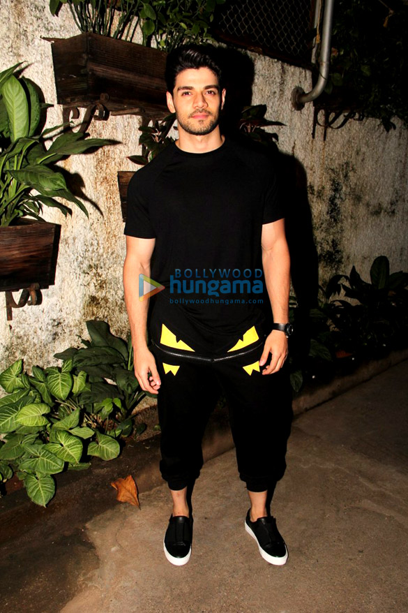special screening of m s dhoni the untold story 3