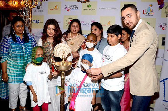 twinkle and imran attend helping hands exhibition 1