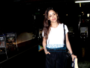 Yami Gautam & Kiara Advani snapped at the domestic airport