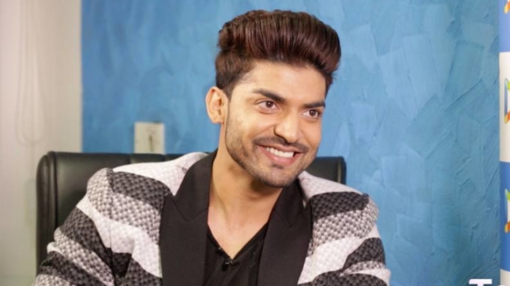 “Agar Kisiko Chahiye 8 Packs Kya Apne Bum Bhi Dikha Sakta Hoon”: Gurmeet Choudhary “Agar Kisiko Chahiye 8 Packs Kya Apne Bum Bhi Dikha Sakta Hoon”: Gurmeet Choudhary