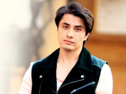 Watch: Ali Zafar sings ‘Tu Hi Hai’ to celebrate the release of Dear Zindagi
