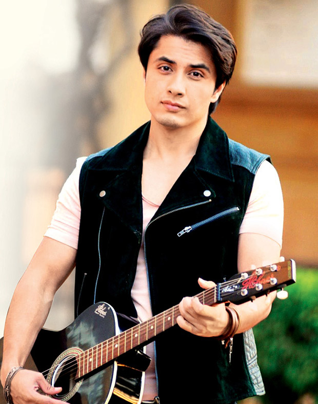 Ali Zafar sings 'Tu Hi Hai' to celebrate the release of Dear Zindagi