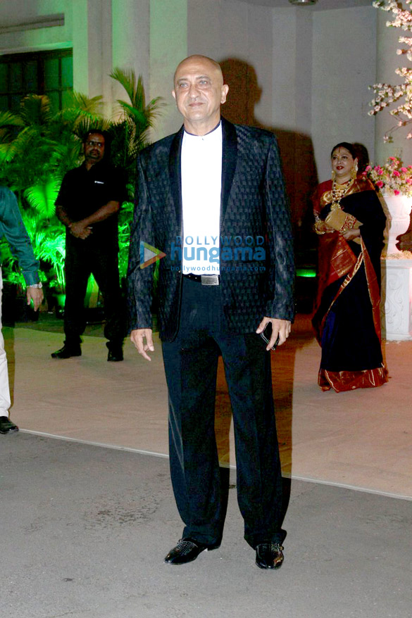 celebs grace rikku rakesh nath daughter shaina naths wedding reception 13