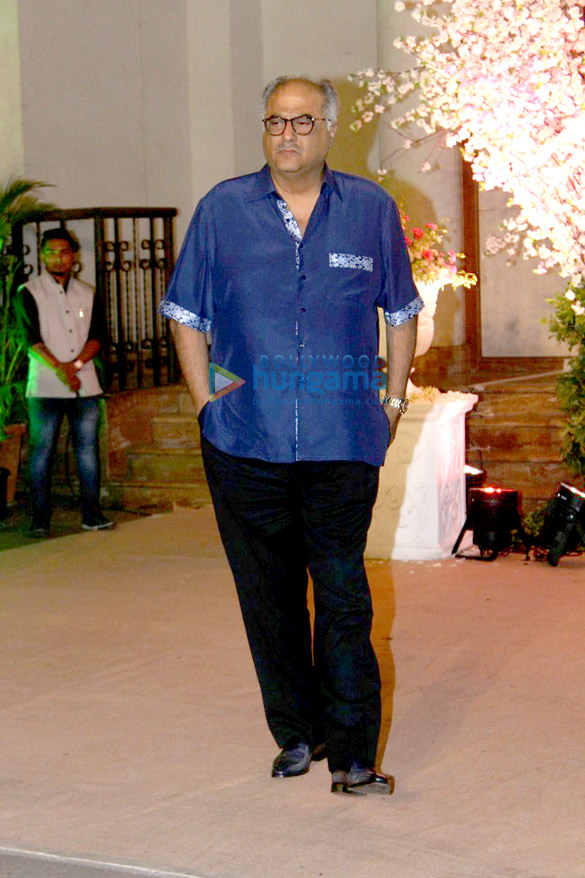 celebs grace rikku rakesh nath daughter shaina naths wedding reception 24