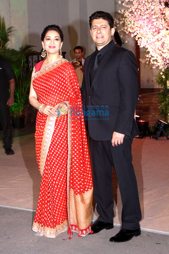 celebs grace rikku rakesh nath daughter shaina naths wedding reception 32