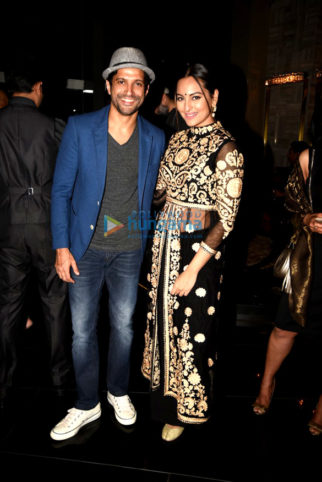 Farhan Akhtar & Sonakshi Sinha grace Ash Chandler’s Jazz musical show at ‘Luna Nudo Gusta’