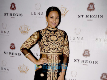 Farhan Akhtar & Sonakshi Sinha grace Ash Chandler’s Jazz musical show at ‘Luna Nudo Gusta’
