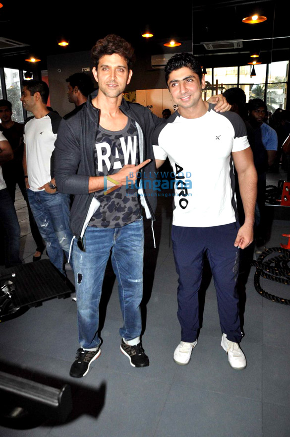 hrithik roshan at personal trainers gym launch 4