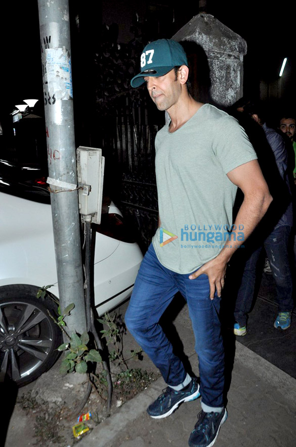 hrithik snapped post kaabil meeting at salim and suliemans office in juhu 2
