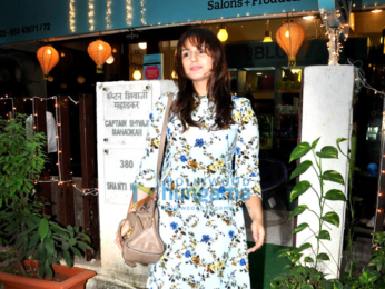 Huma Qureshi snapped with his new look post salon session at B'Blunt