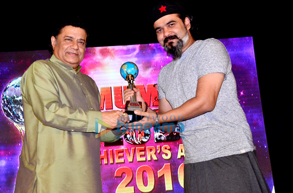 jeetendra snapped receiving the mumbai global achievers award 2016 8