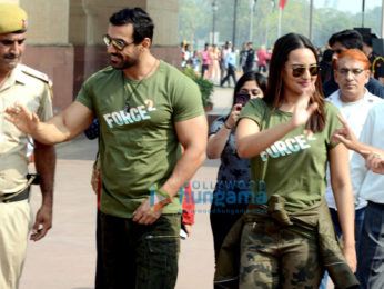 John Abraham & Sonakshi Sinha visit Amar Jawan Jyoti in Delhi to pay tribute to martyrs
