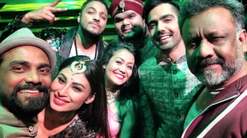 Mouni Roy SIZZLES At Tum Bin 2 Song Shoot