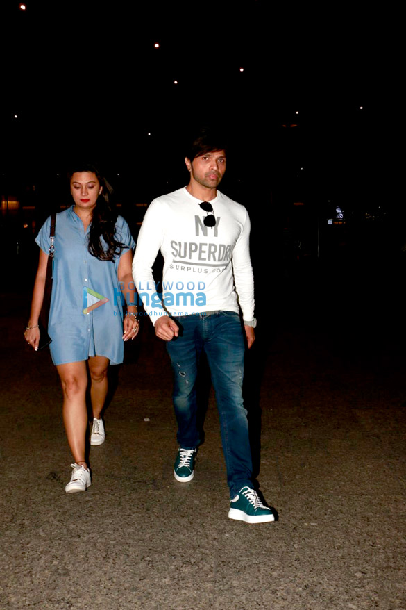 parineeti chopra amy jackson and himesh reshammiya snapped at the airport 3