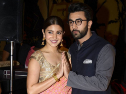 Ranbir Kapoor, Anushka Sharma Celebrate Diwali With Their Fans
