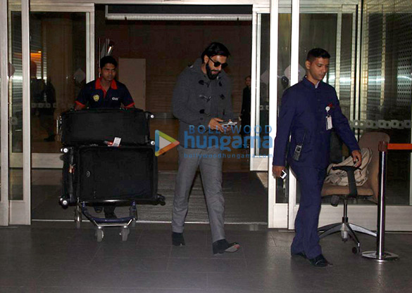 ranveer snapped as he arrives back from london 1
