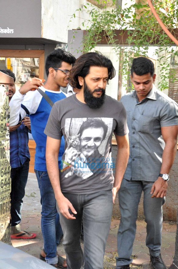 riteish deshmukh genelia dsouza snapped post lunch at sequel 3