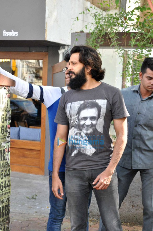 riteish deshmukh genelia dsouza snapped post lunch at sequel 4