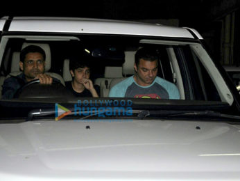 Shah Rukh Khan, Sohail Khan, Sunil Shetty & Sooraj Pancholi snapped post a party at Salman Khan's place