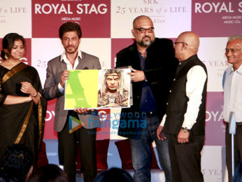 Shah Rukh Khan graces the launch of Samar Khan's book titled SRK 25 Years of a Life