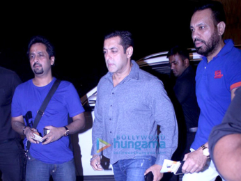 Salman Khan & Raveena Tandon snapped at the airport