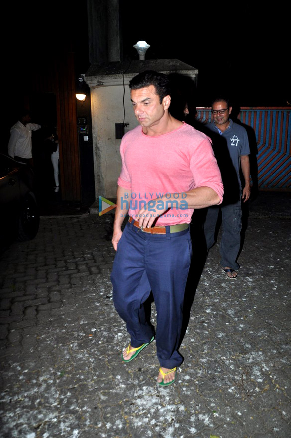 salman sangeeta and others snapped in bandra 6