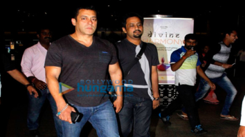 Salman Khan & others snapped at the international airport