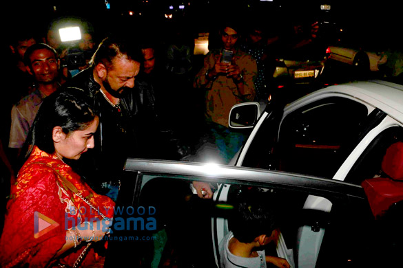 sanjay dutt snapped with kids post dinner 5