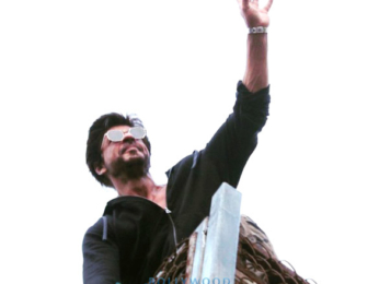 Shah Rukh Khan greets his fans on his 51st birthday