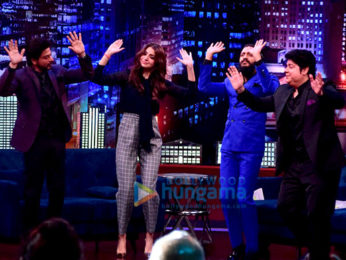 Shah Rukh Khan and Anushka Sharma on the sets of 'Yaaron Ki Baaraat'