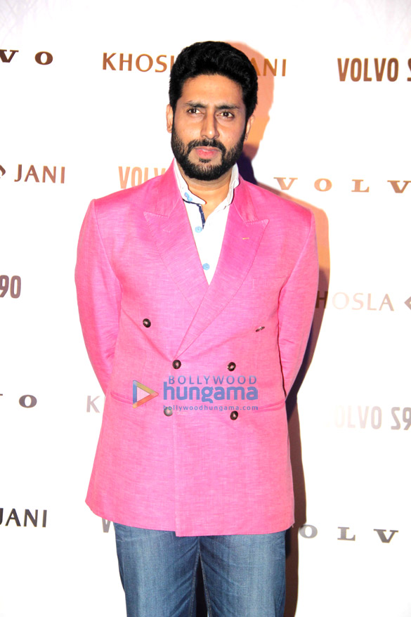 shweta nanda bachchan walks for abu jani sandeep khosla show for volvo 10