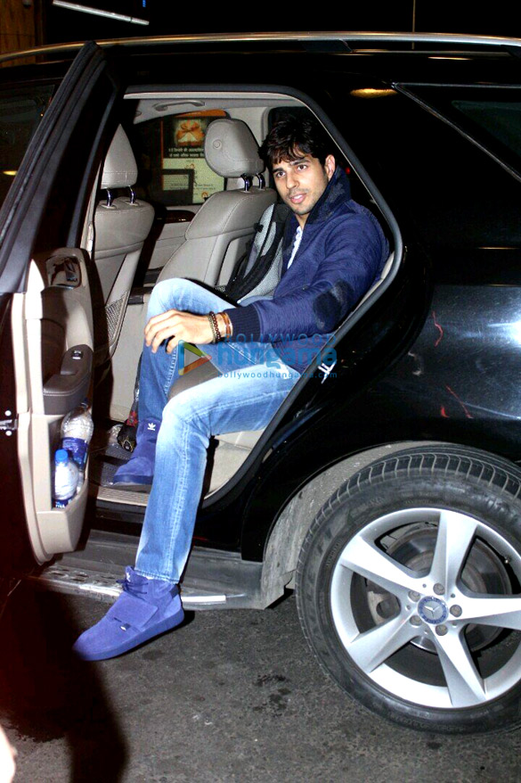 sidharth malhotra departs for new zealand 6