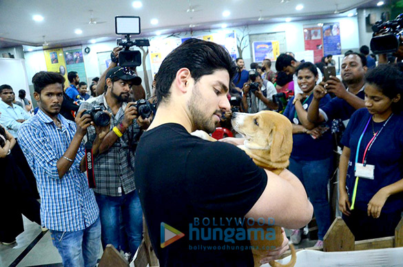 Sooraj Pancholi & Farah Khan grace ‘Adoptathon 2016’ Sooraj Pancholi & Farah Khan grace ‘Adoptathon 2016’
