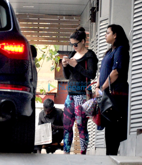 zareen khan snapped in bandra 3