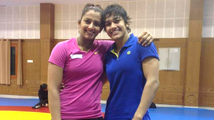 Aamir Khan Quiz: How Well Do Geeta Phogat & Babita Kumari Know Mr. Perfectionist Aamir Khan Quiz: How Well Do Geeta Phogat & Babita Kumari Know Mr. Perfectionist