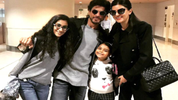 Check out: Shah Rukh Khan sweetly carries Sushmita Sen’s bags, clicks photos with her daughters