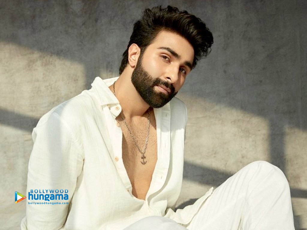 Aadar Jain Wallpapers | aadar-jain-2-5 - Bollywood Hungama